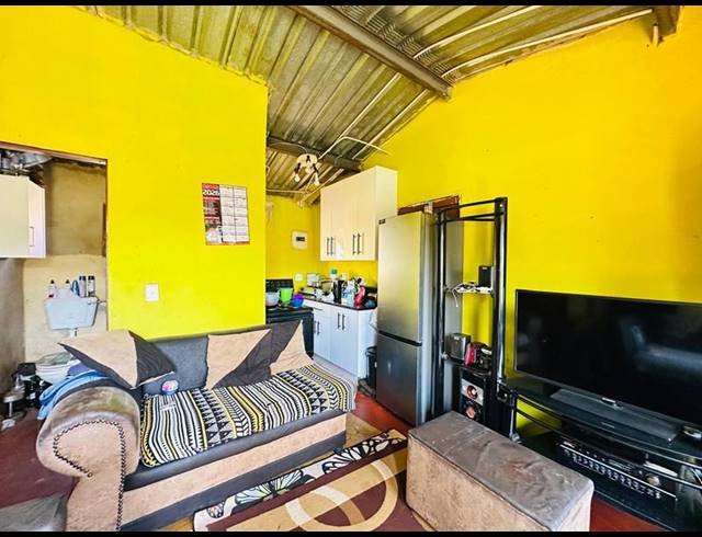 2 BEDROOM HOUSE FOR SALE IN ORANGE FARM